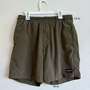 Hollister Men's Green Athletic Shorts